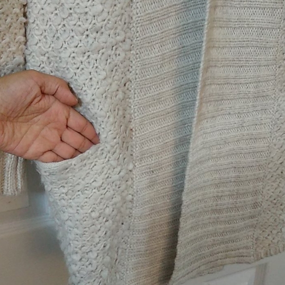 Acrilic/wool gorgeous long open cream cardigan - Picture 4 of 8